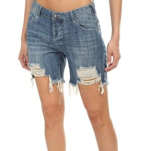 26 ONE TEASPOON Stevie’s Shorts